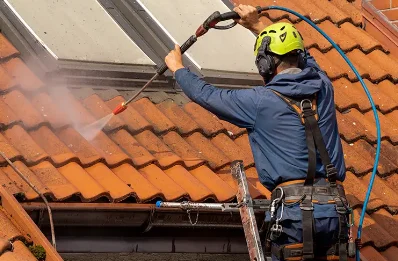 Démoussage et hydrofuge de toiture à Soudat